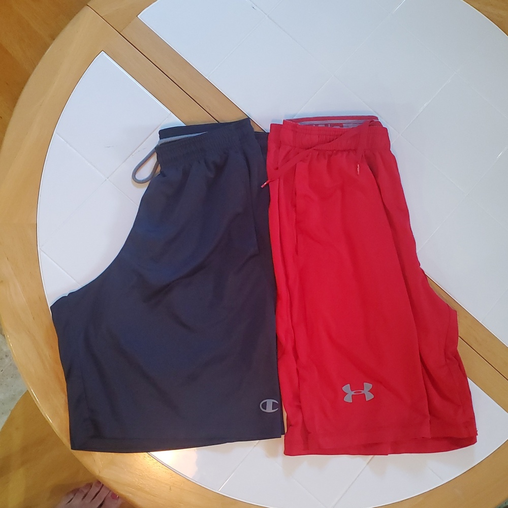 **2 Pairs - Men's Under Armour Shorts & Champion Shorts Size Large